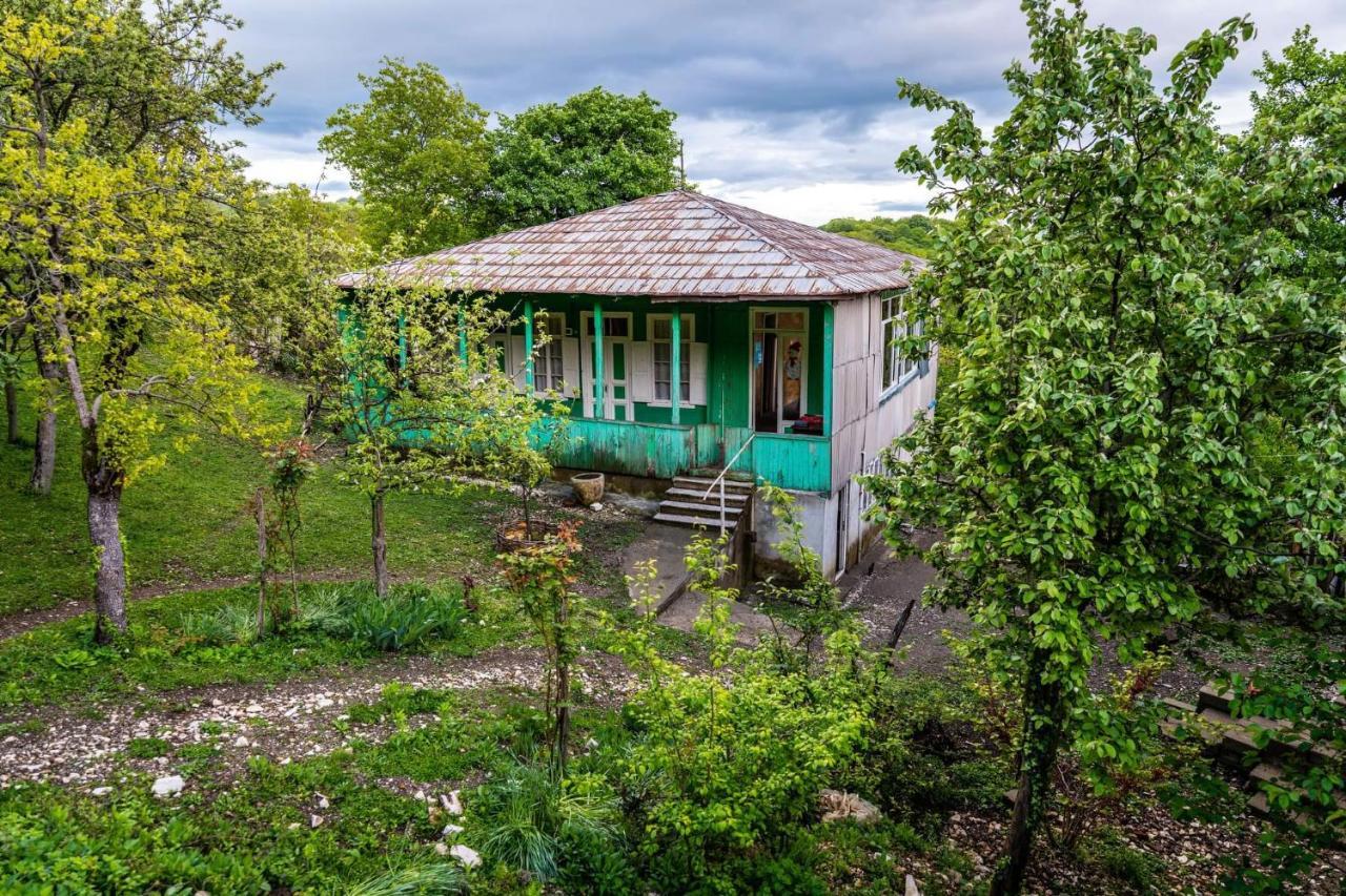 Guest House Guliada Gordi Bagian luar foto