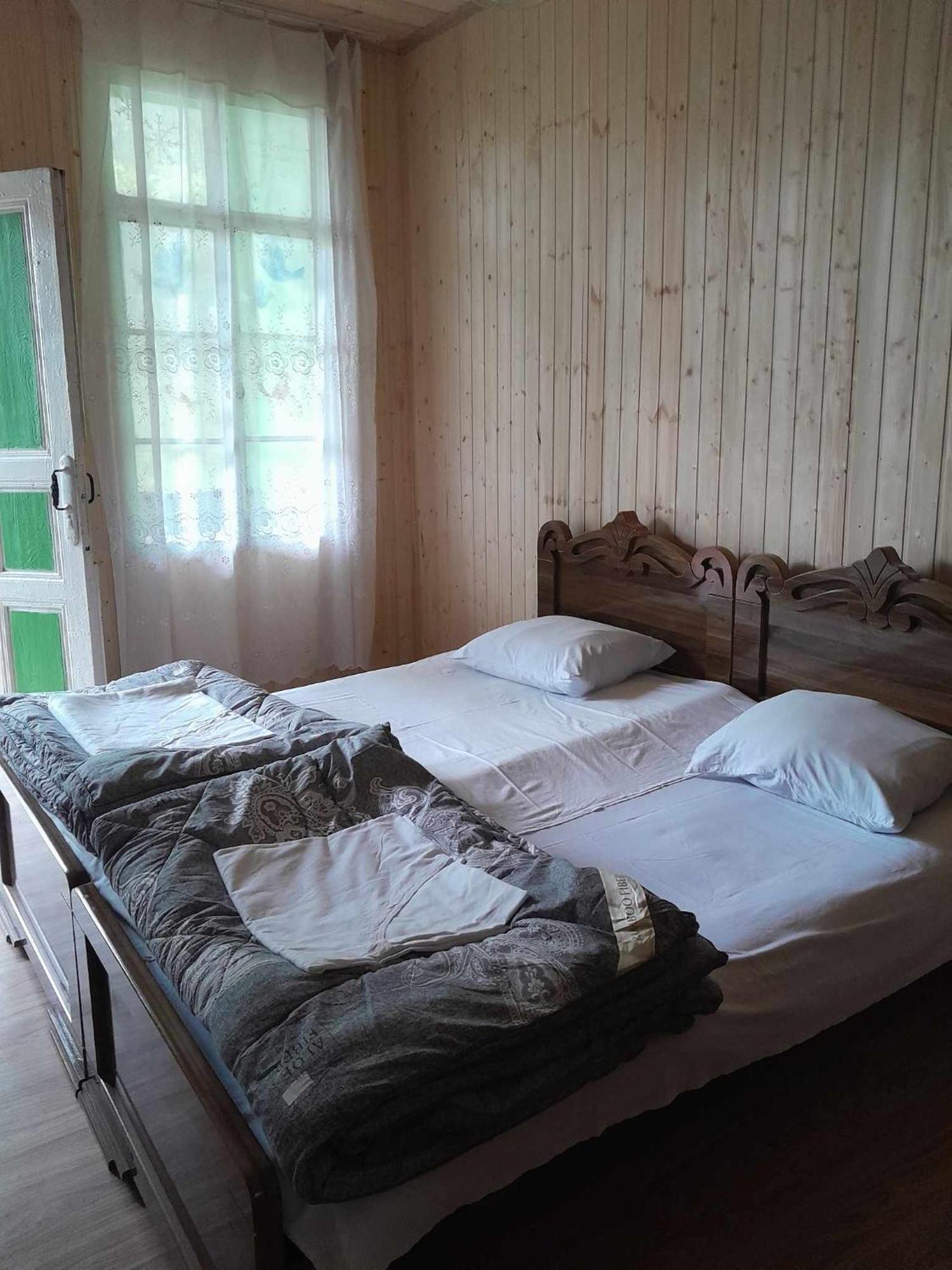 Guest House Guliada Gordi Bagian luar foto
