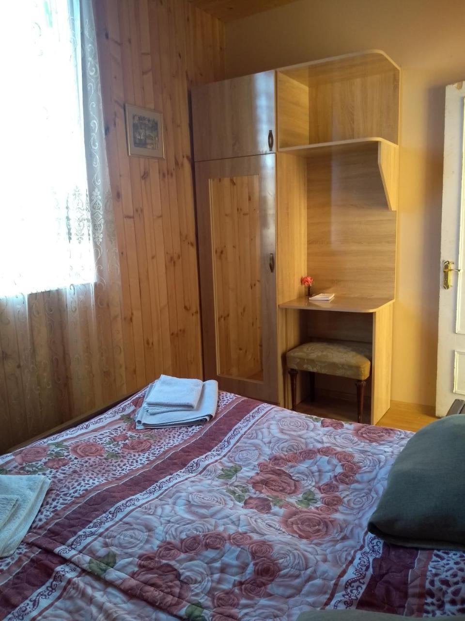 Guest House Guliada Gordi Bagian luar foto